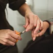 FISKARS Classic hajlított körömvágó olló (10 cm)