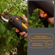 FISKARS Power Tools akkumulátoros metszőolló, beépített akkumulátorral (M)