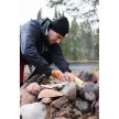 MORAKNIV Kansbol (S) kés, tokkal + Survival Kit tűzgyújtó készlet, narancssárga