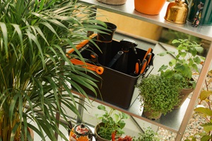 Kertészkedés az erkélyen a Fiskars Urban Gardening eszközök segítségével